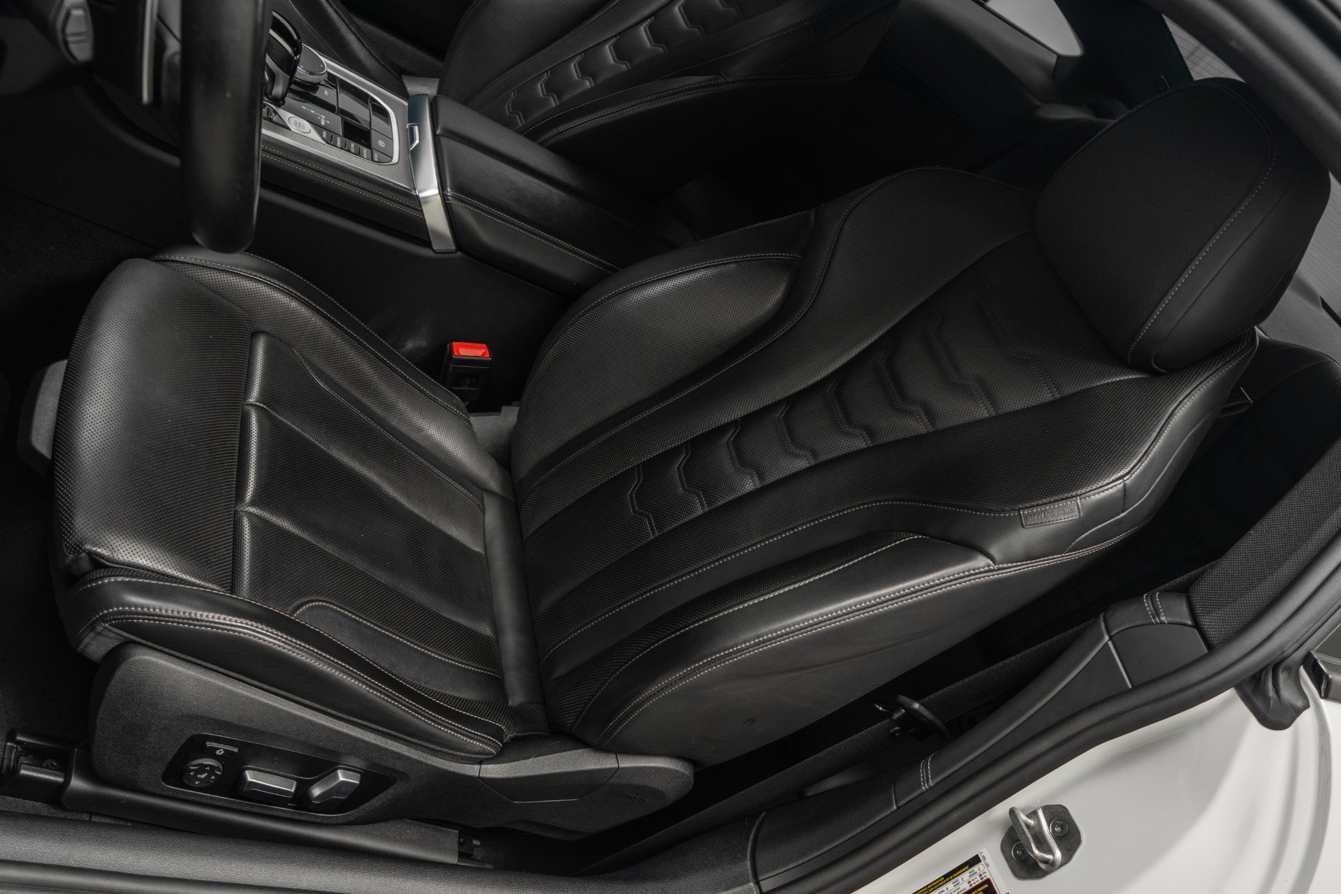 Used 2023 BMW 840i xDrive Coupe w/ Driving Assistance Package image 25