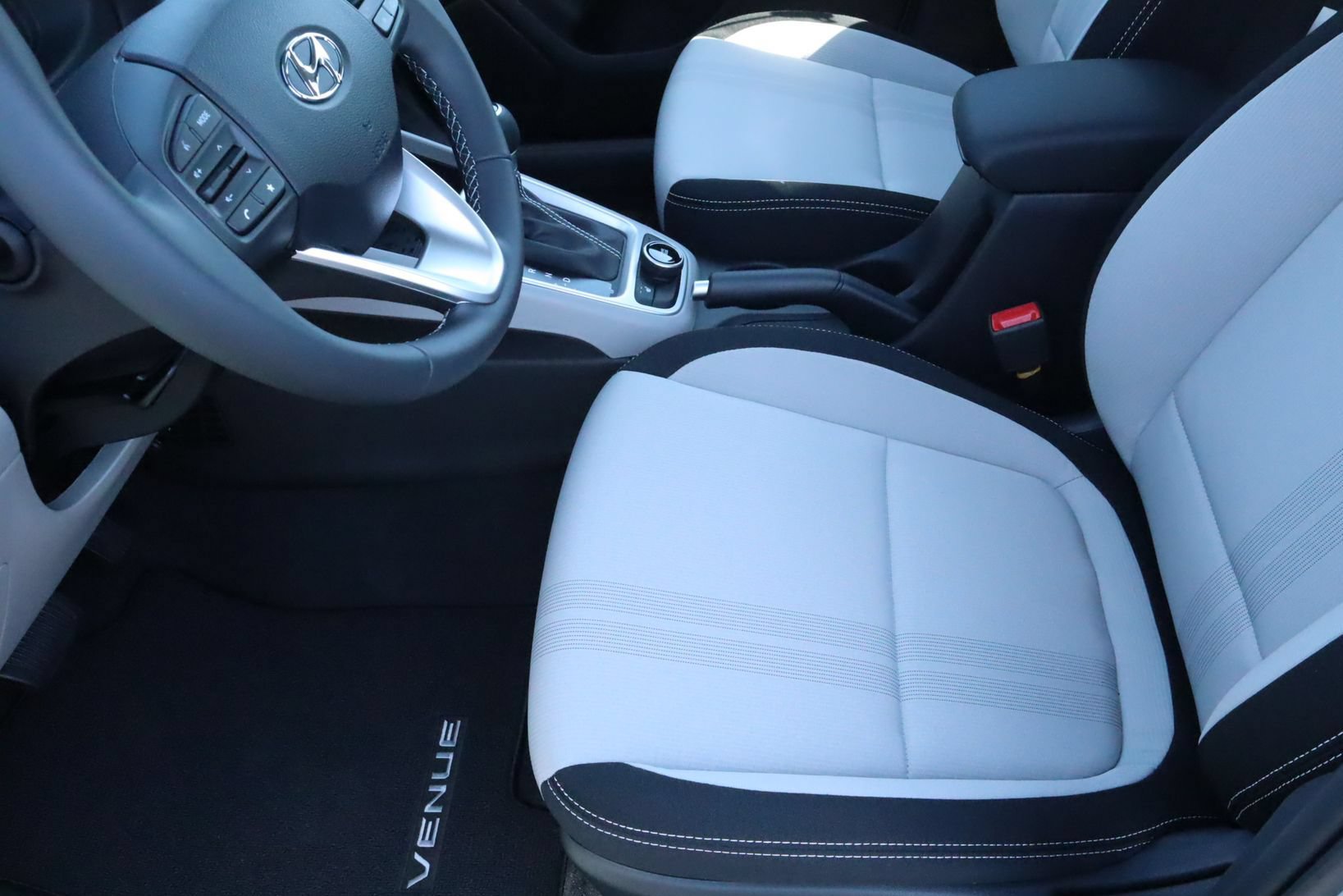 New 2026 Hyundai Venue SEL FWD image 16