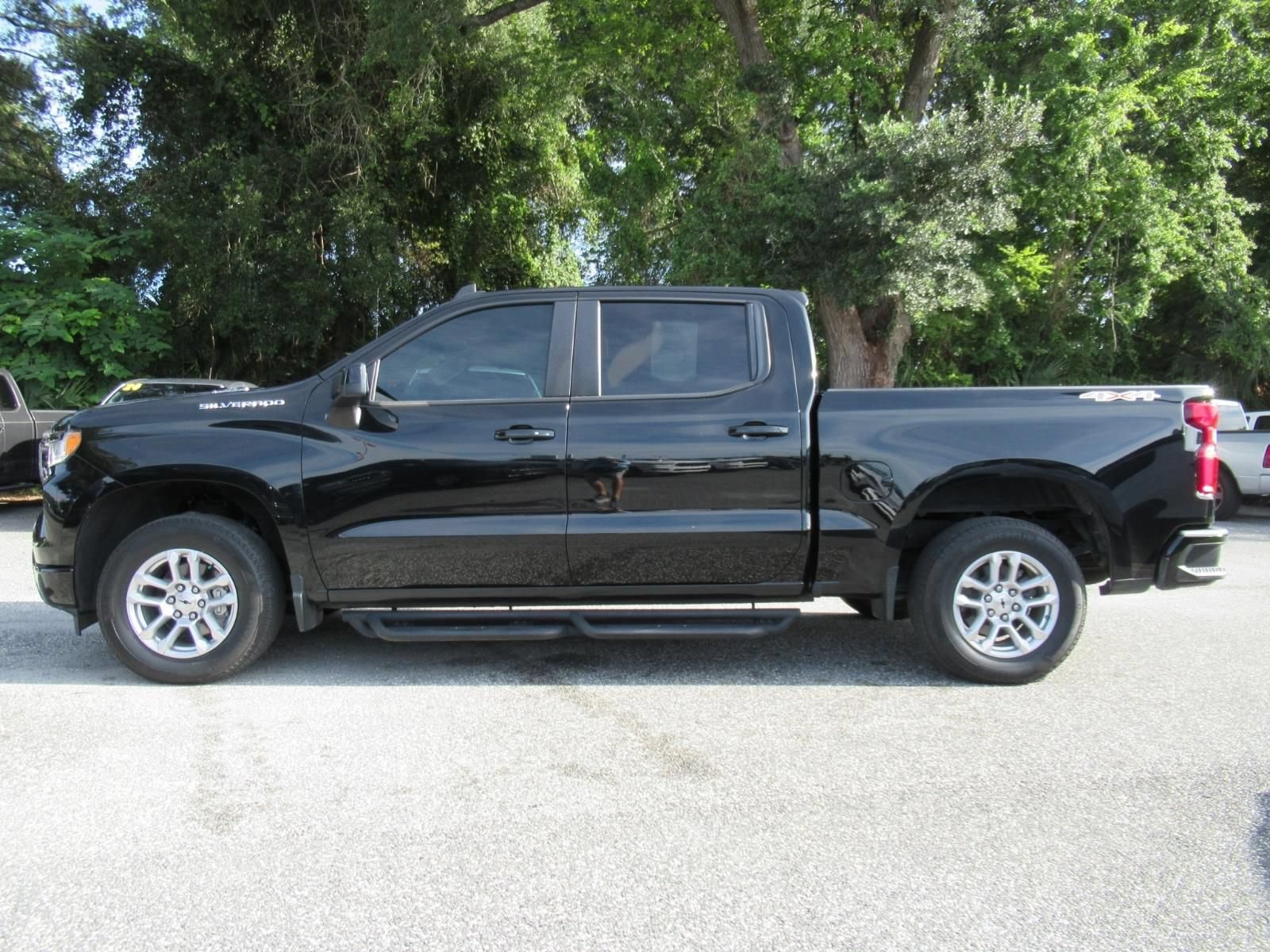 Used 2023 Chevrolet Silverado 1500 RST AWD/4WD image 4