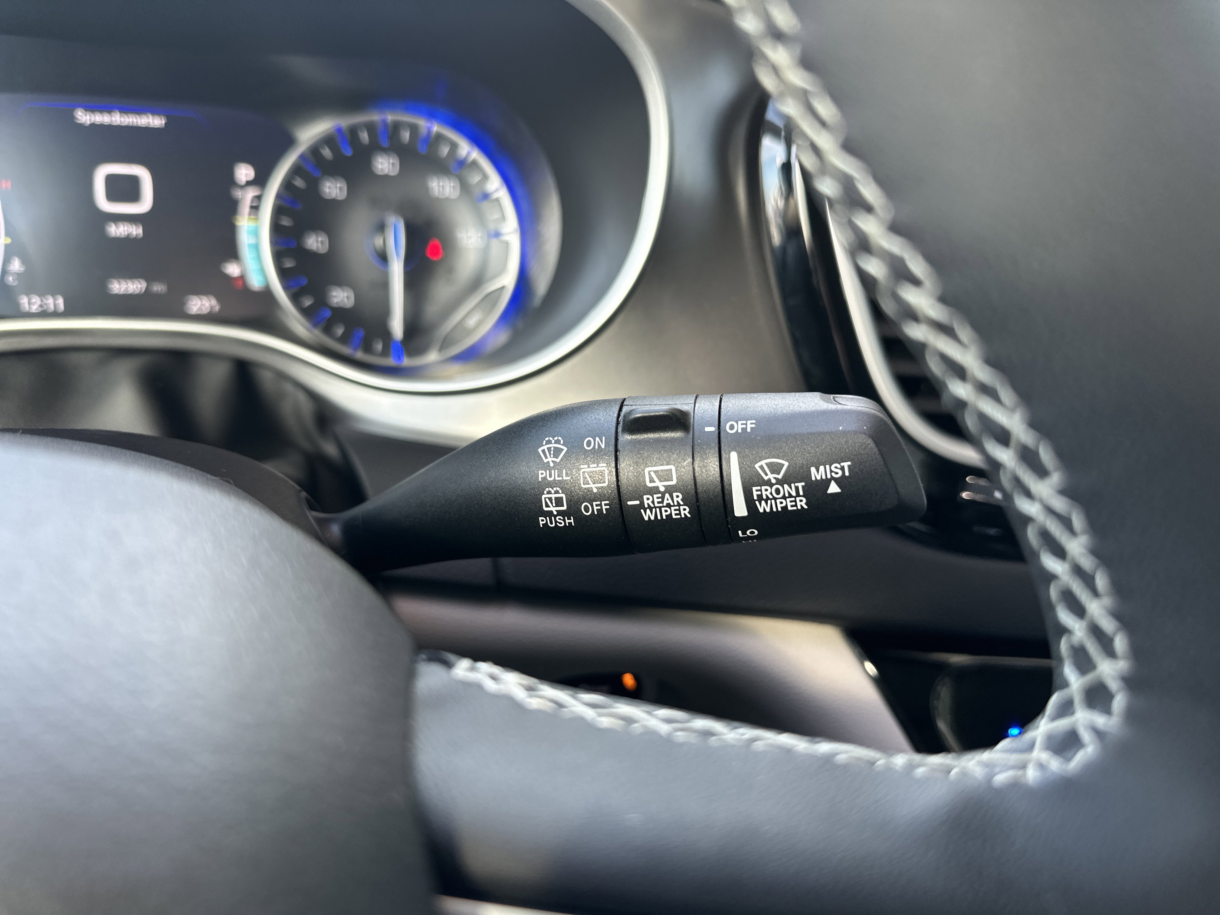 Used 2024 Chrysler Pacifica Touring-L image 32