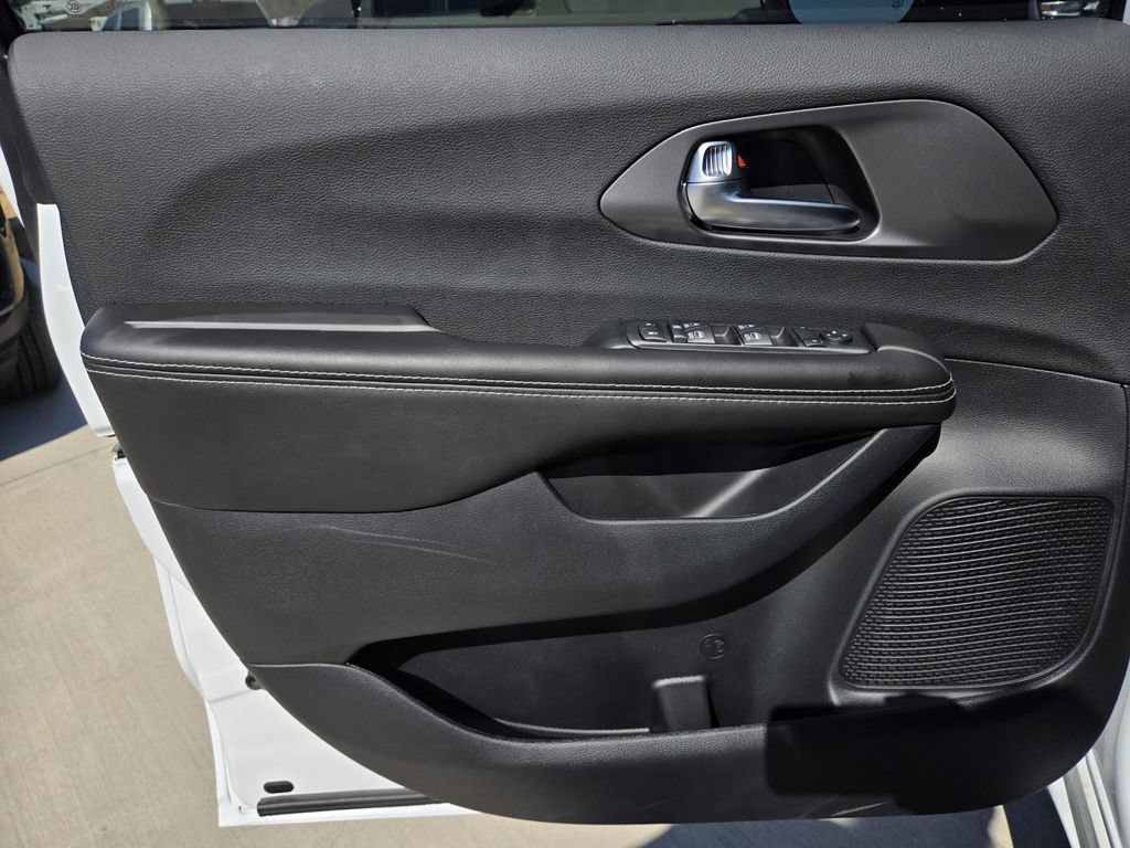 New 2026 Chrysler Voyager LX FWD image 15