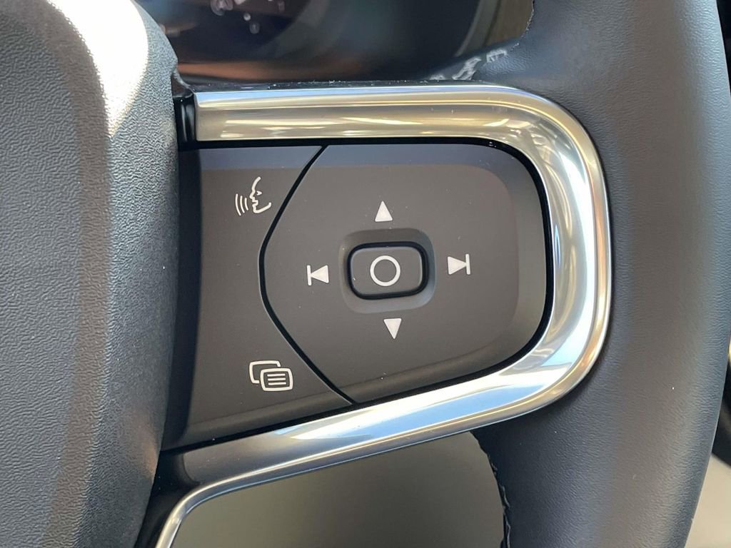 New 2026 Volvo XC40 B4 Plus w/ Protection Package Premier FWD image 11
