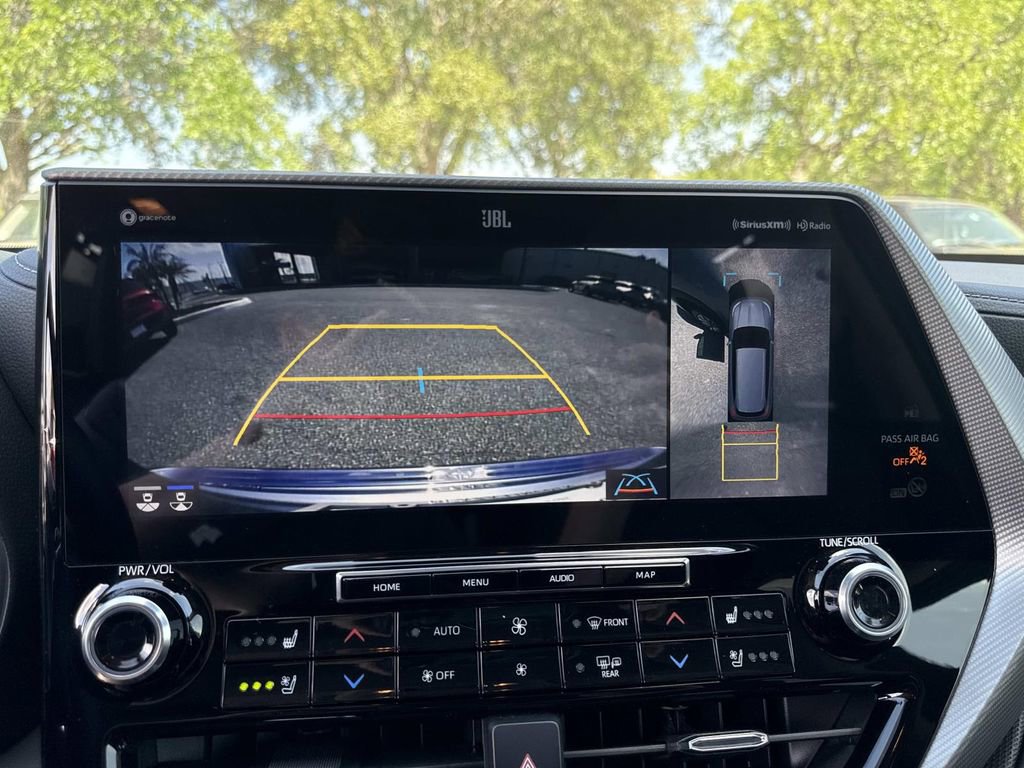 Used 2022 Toyota Highlander Platinum image 25