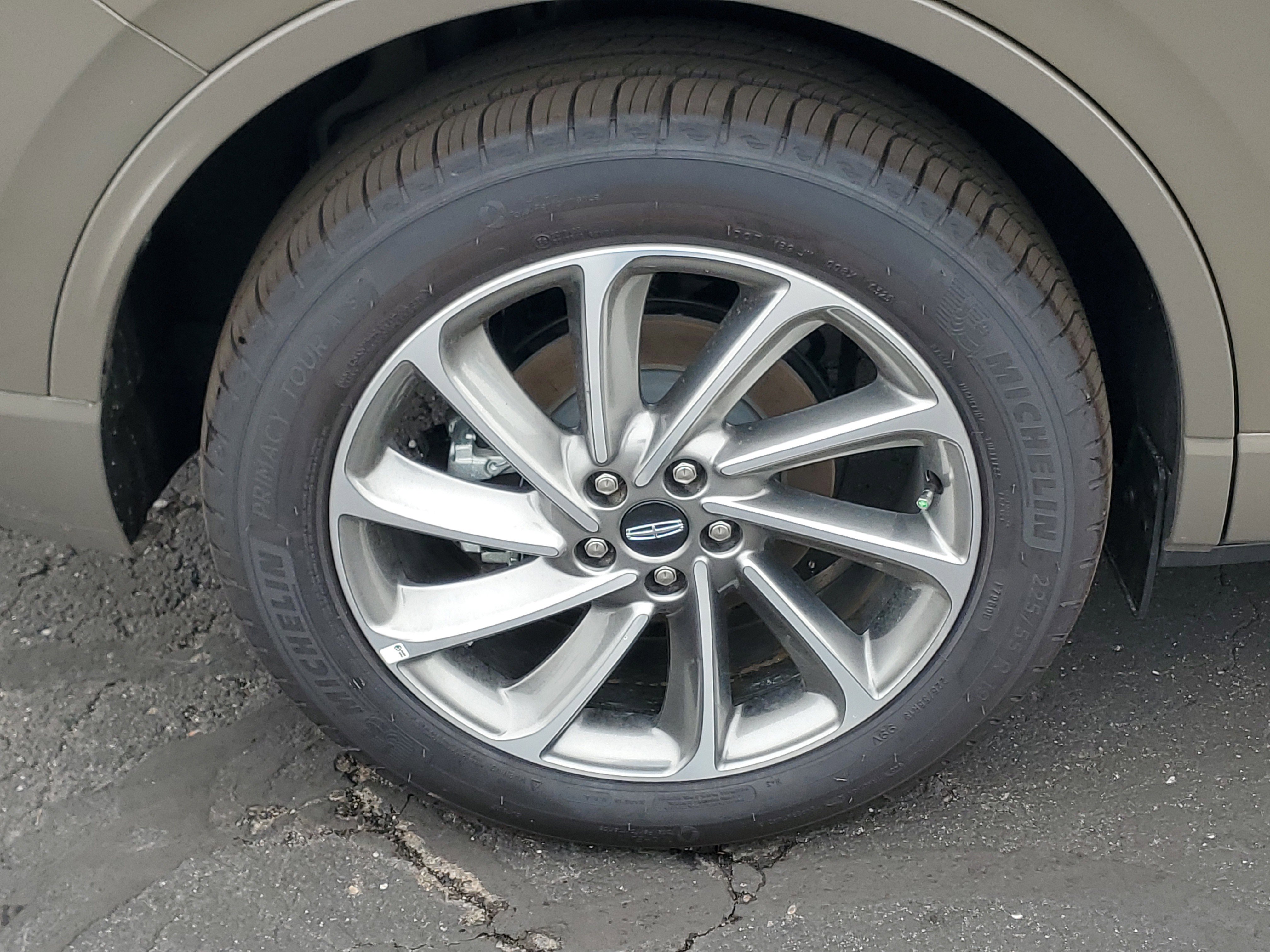 New 2025 Lincoln Corsair Grand Touring w/ Towing Package image 5