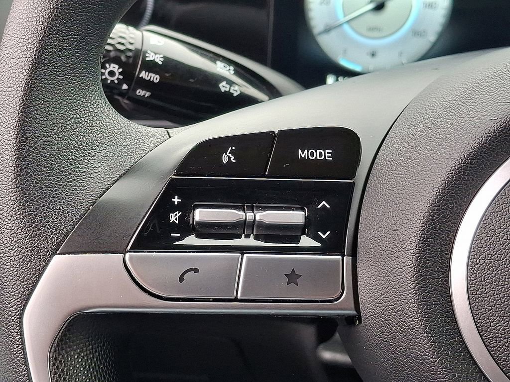 Used 2024 Hyundai Elantra SEL image 22