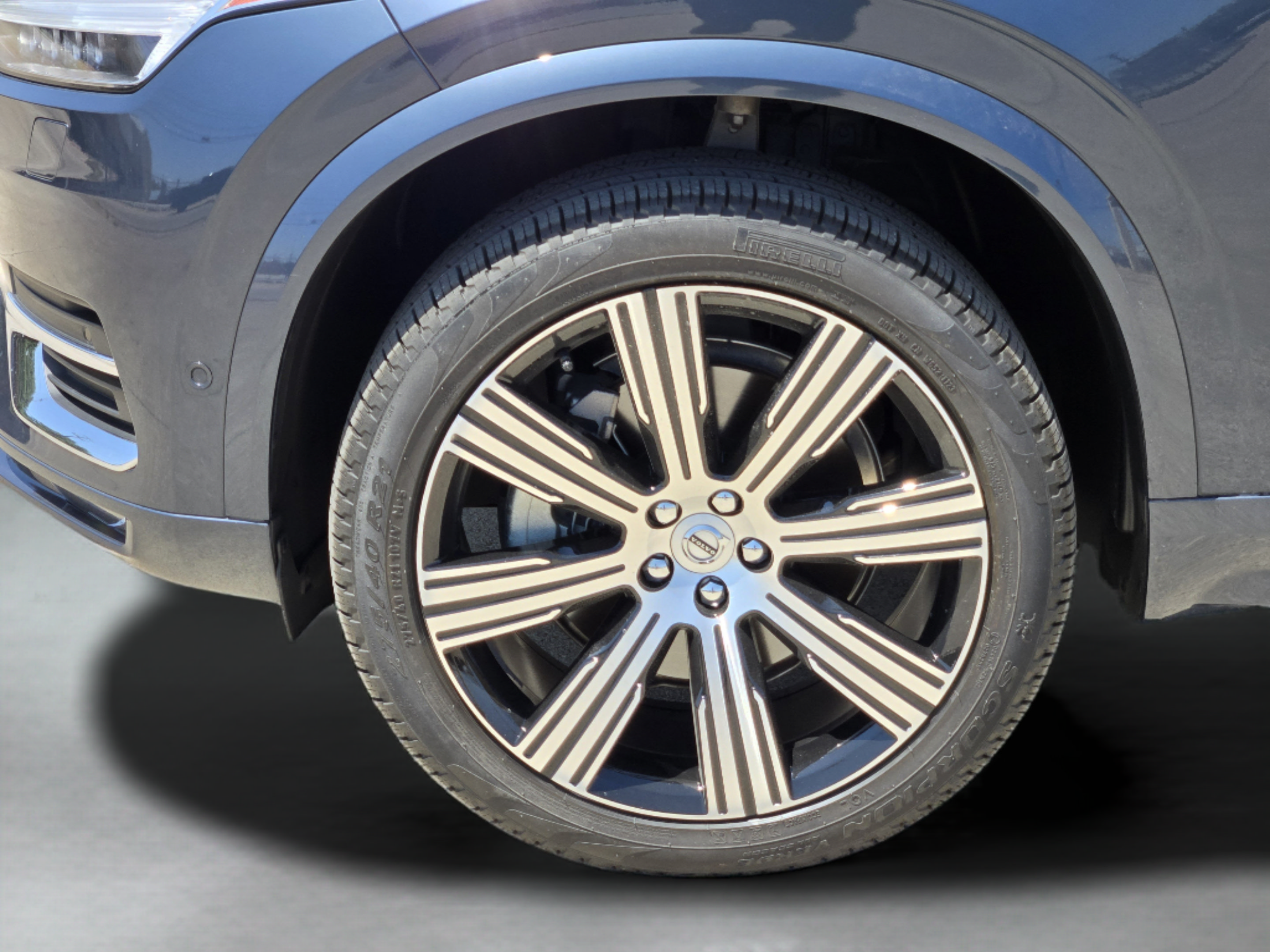 Used 2024 Volvo XC90 B6 Plus w/ Protection Package Premier AWD/4WD image 38
