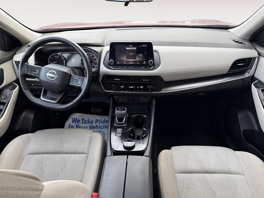 Used 2025 Nissan Rogue SV AWD/4WD image 10