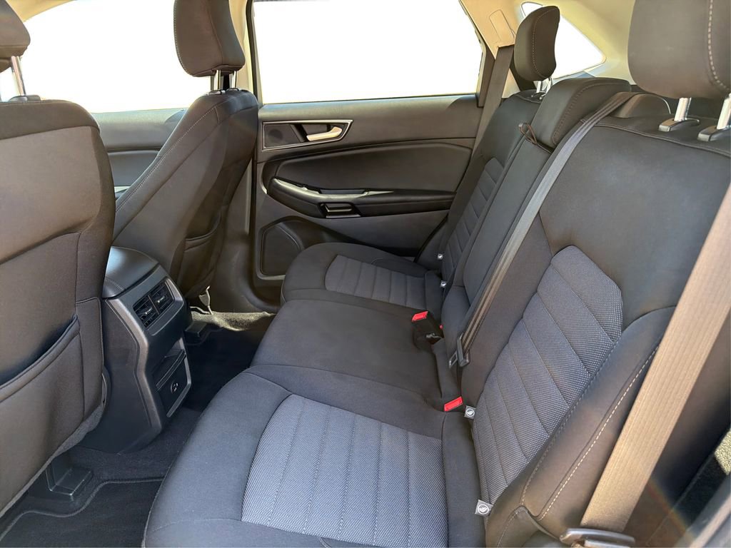 Used 2022 Ford Edge SE w/ Black Appearance Package image 11