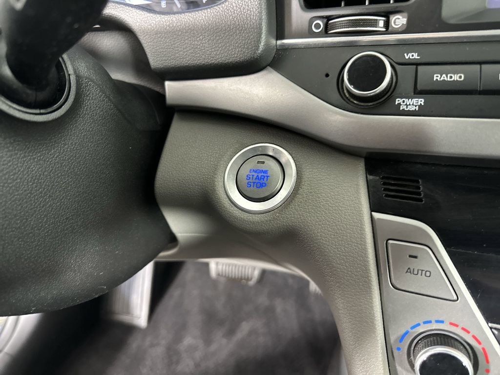 Used 2017 Hyundai Elantra Limited w/ Cargo Package image 19