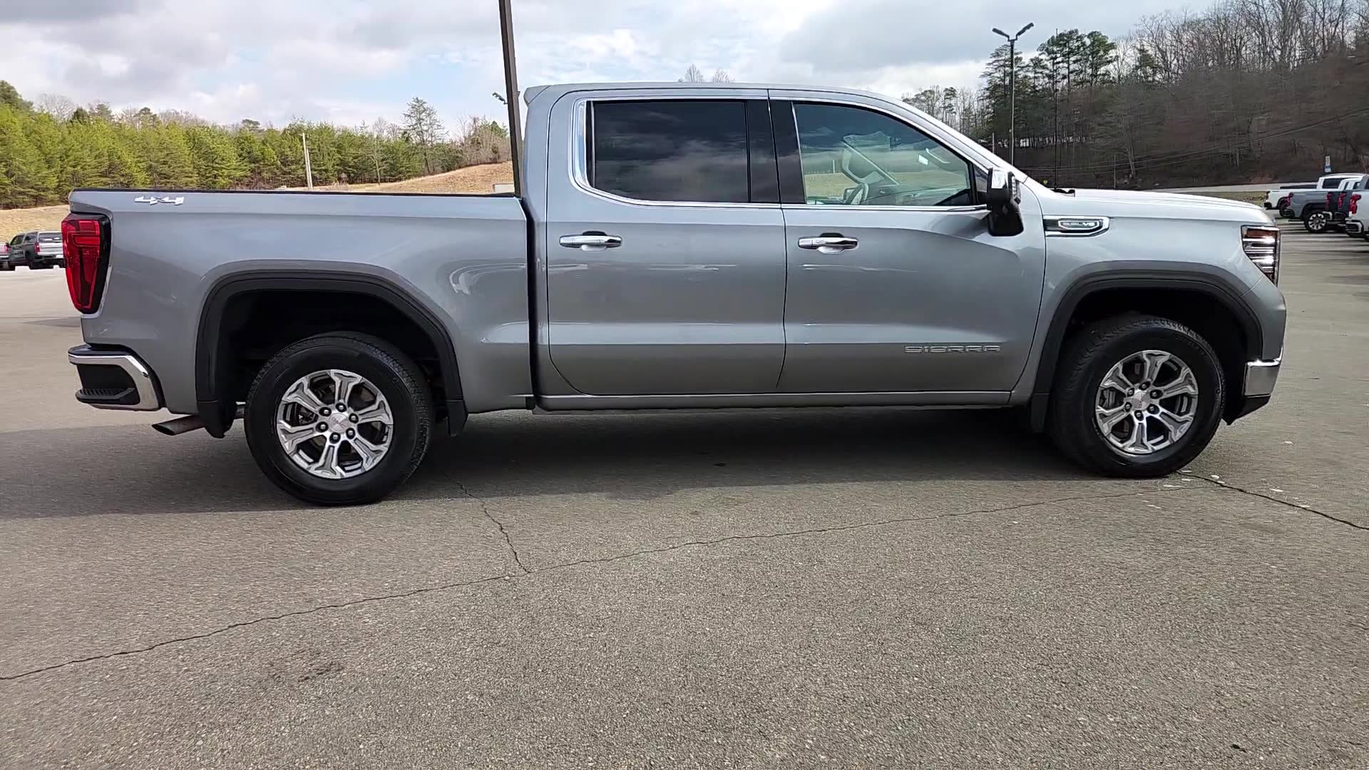 Used 2025 GMC Sierra 1500 SLT image 16