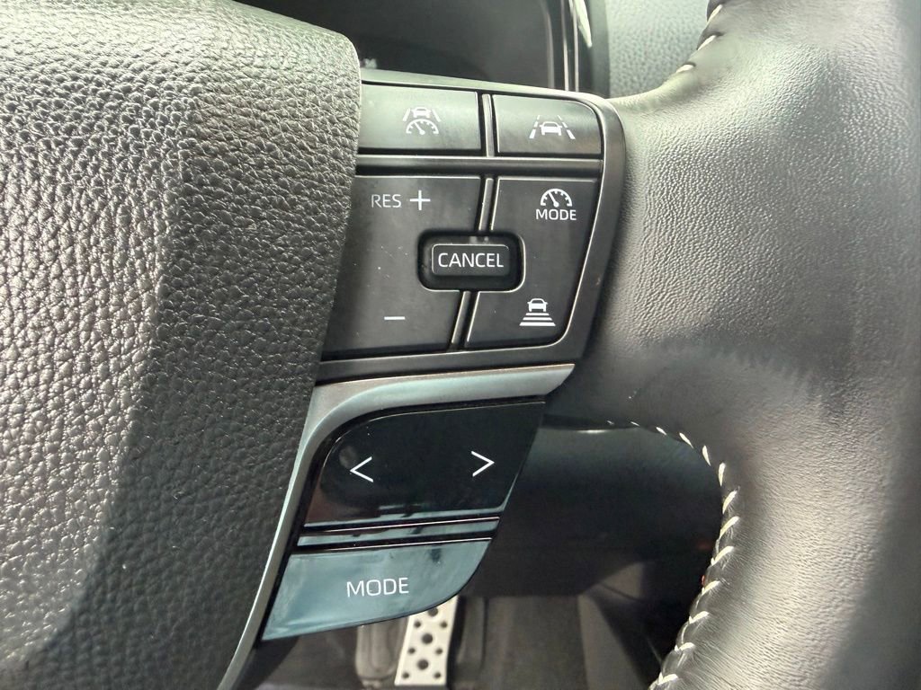 Used 2025 Toyota Camry SE FWD image 24