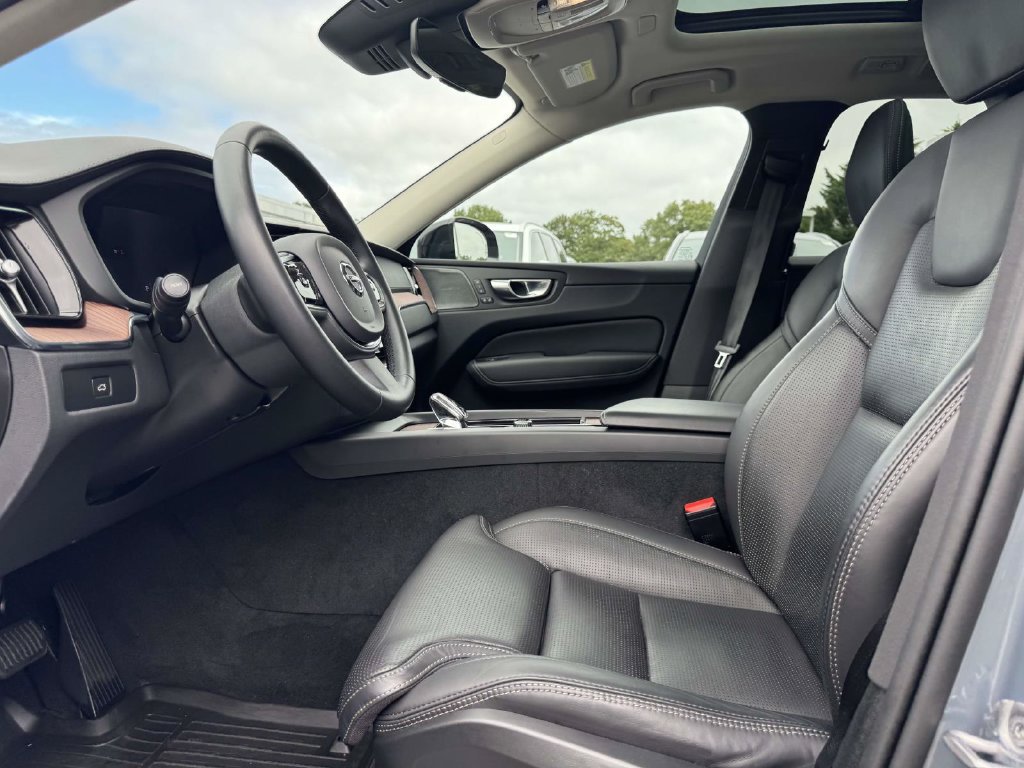 Used 2023 Volvo XC60 B6 Ultimate w/ Climate Package AWD/4WD image 13