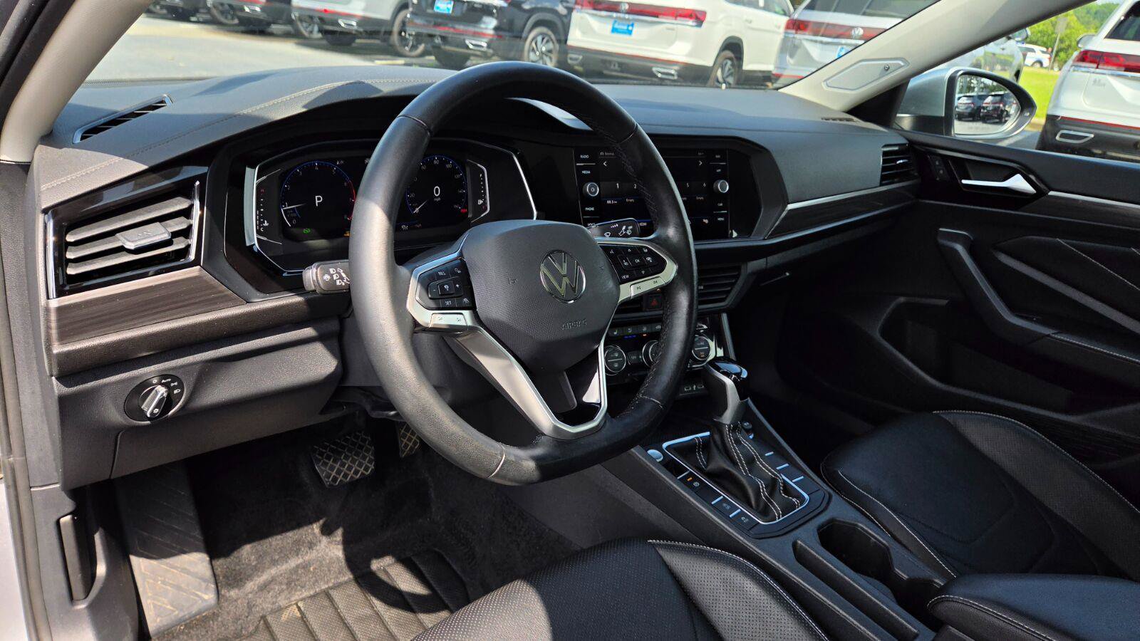 Certified 2023 Volkswagen Jetta SEL FWD image 25