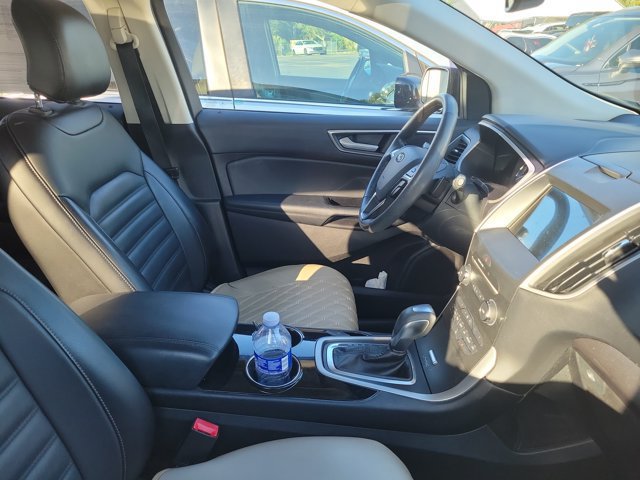 Used 2017 Ford Edge SEL w/ Equipment Group 201A AWD/4WD image 2