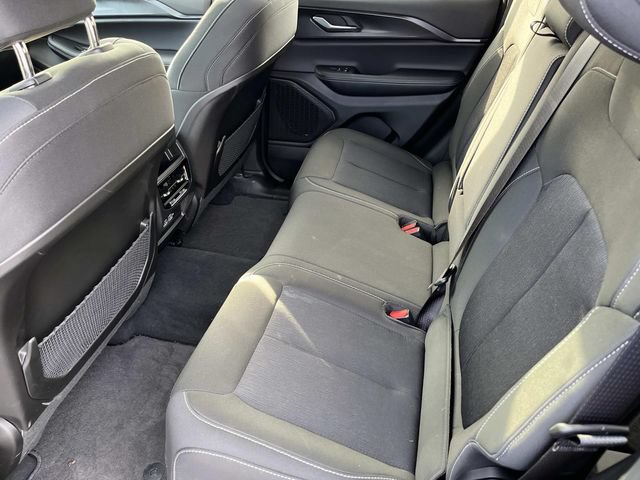 Used 2025 Jeep Grand Cherokee Laredo X AWD/4WD image 18