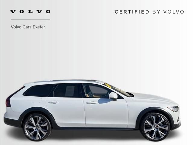 Certified 2025 Volvo V90 B6 Cross Country Ultra w/ Climate Package AWD/4WD image 6