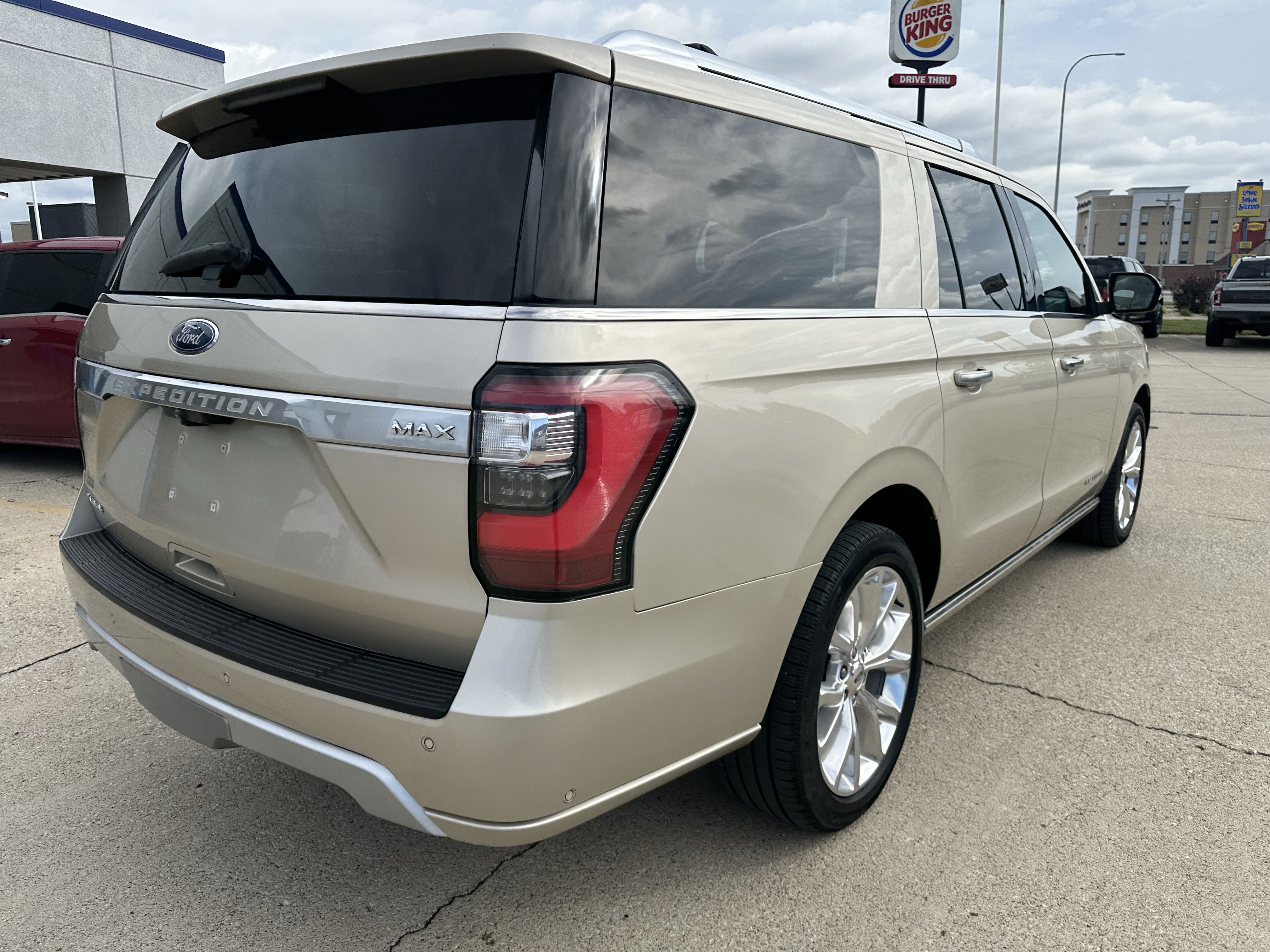 Used 2018 Ford Expedition Max Platinum AWD/4WD image 3