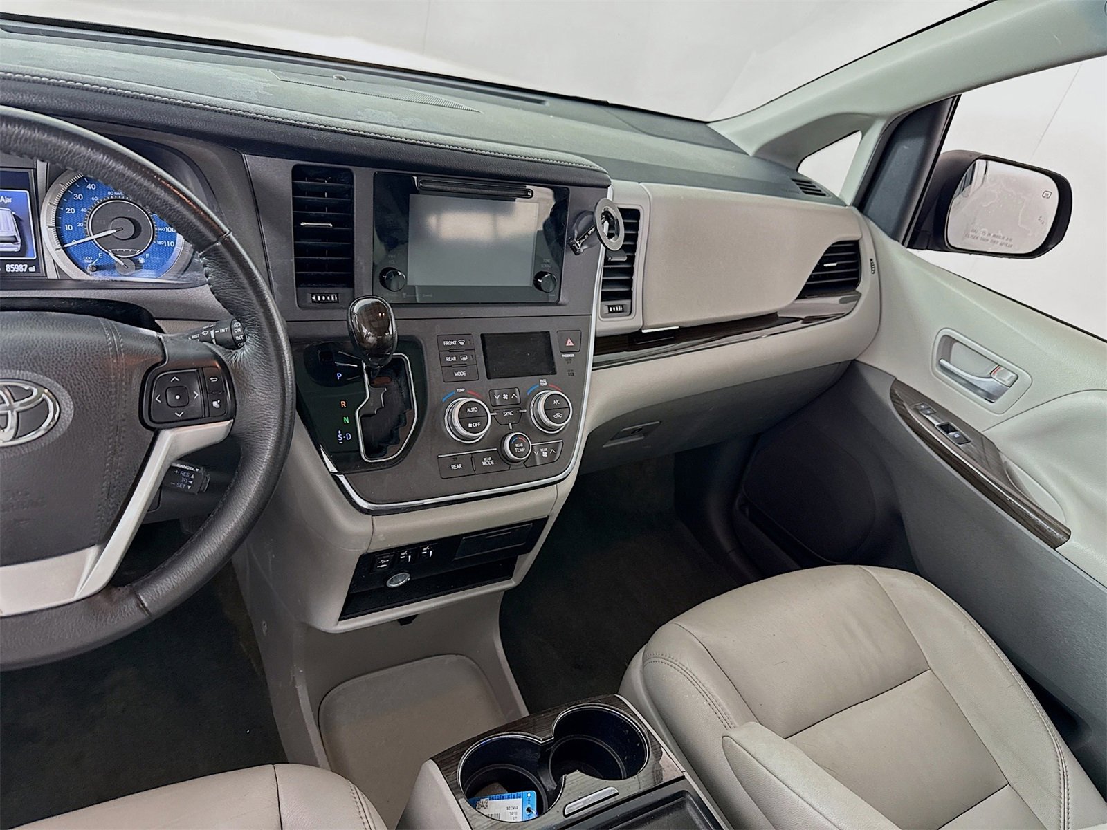 Used 2017 Toyota Sienna XLE image 20