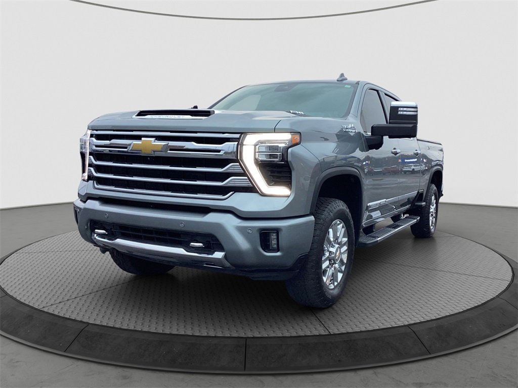 Used 2024 Chevrolet Silverado 3500 High Country w/ Technology Package image 3