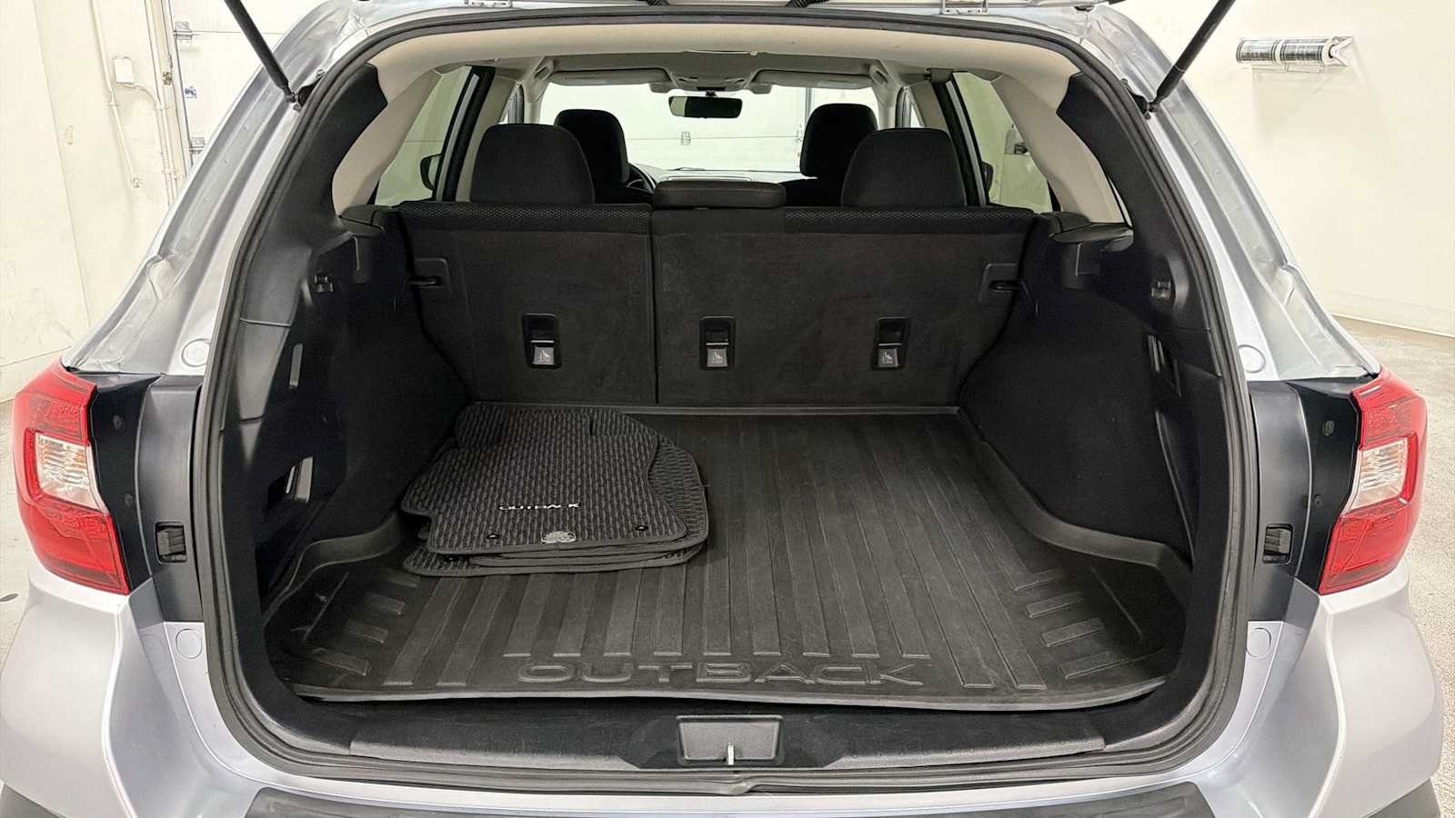 Used 2019 Subaru Outback 2.5i AWD/4WD image 26