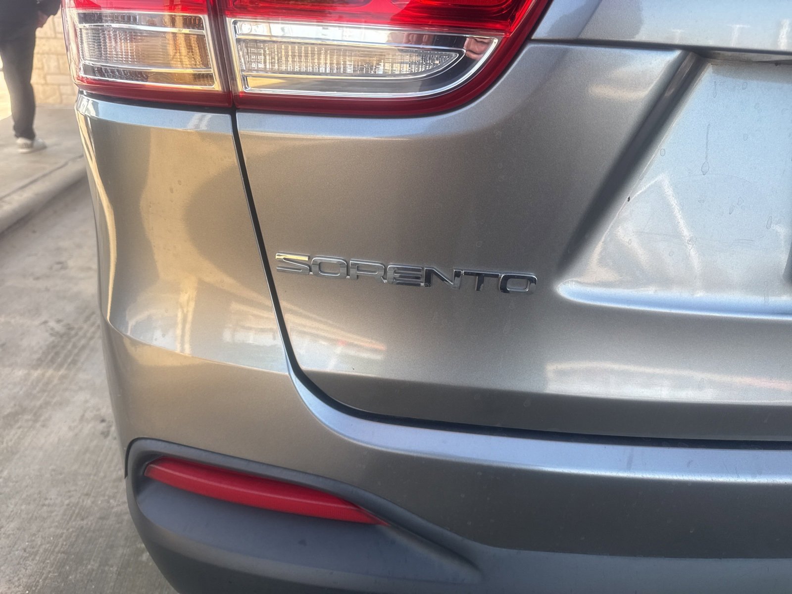 Used 2017 Kia Sorento LX image 6