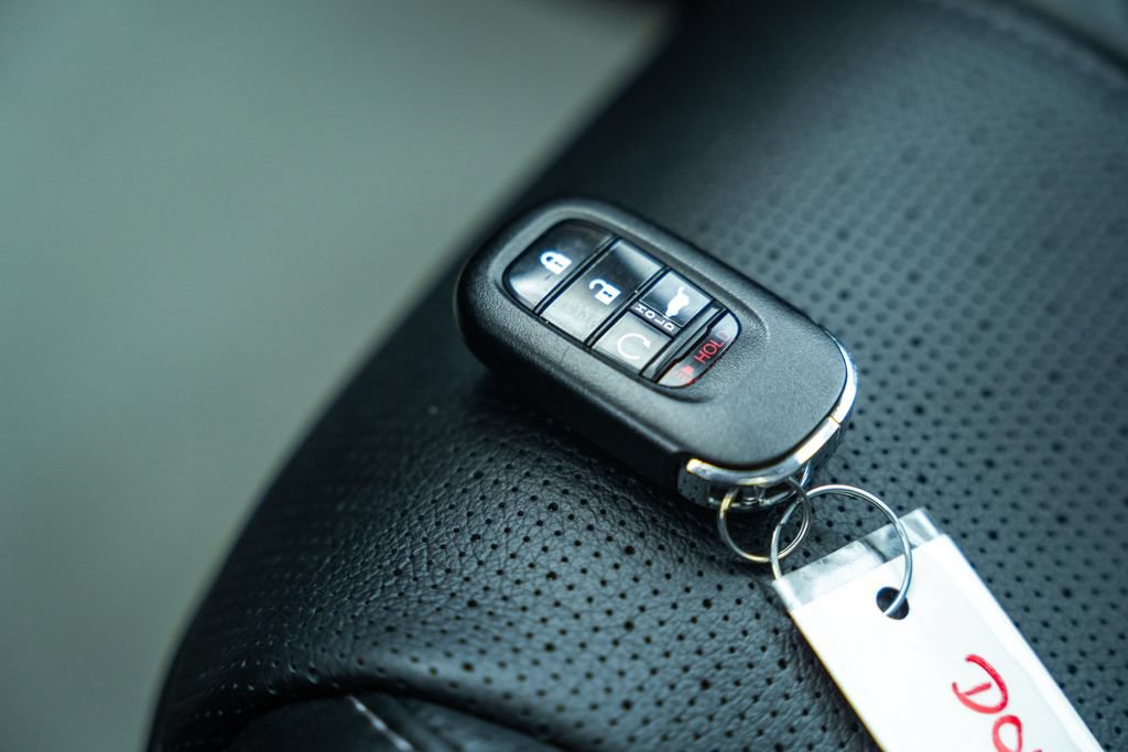 Used 2025 Honda Pilot Elite image 55