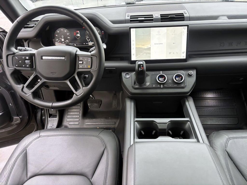 Used 2025 Land Rover Defender 110 S image 55