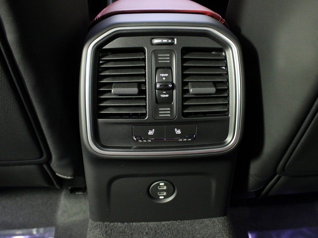 Certified 2026 Porsche Macan image 36