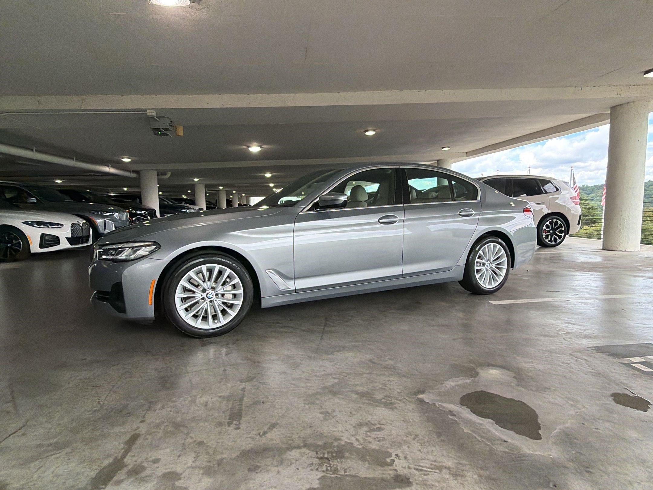 Used 2023 BMW 530i w/ Convenience Package RWD image 11