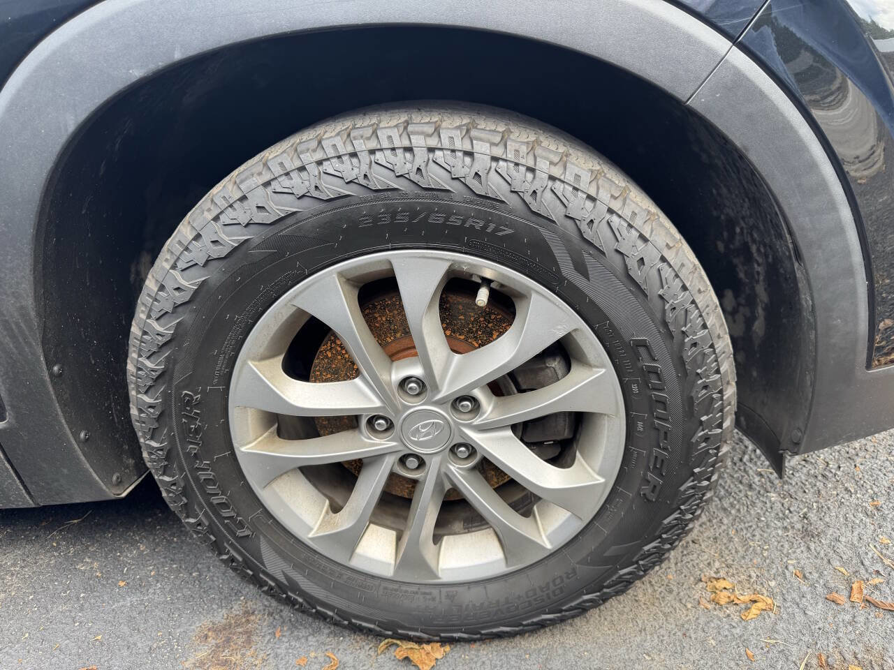 Used 2019 Hyundai Santa Fe SE image 3