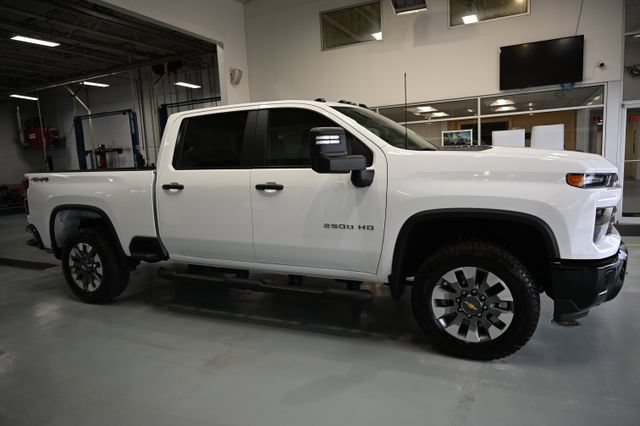New 2026 Chevrolet Silverado 2500 Custom w/ Custom Value Package AWD/4WD image 4