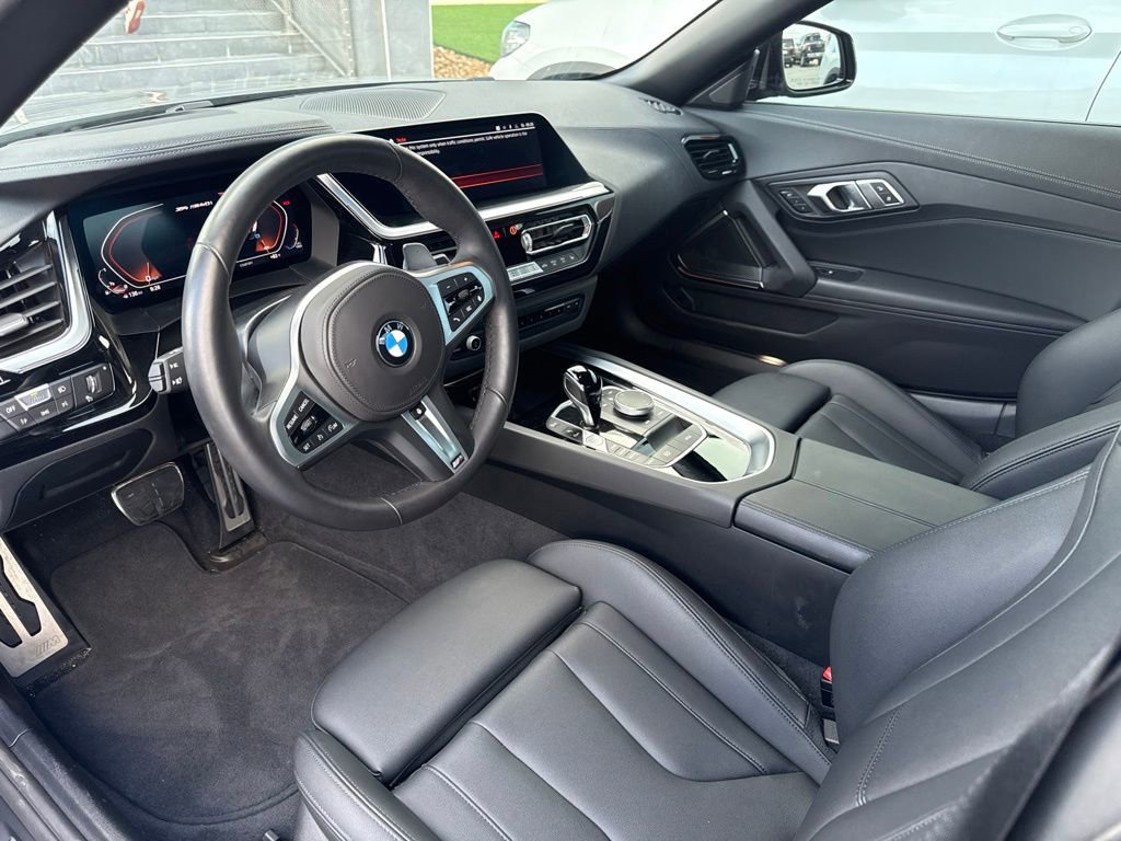 Certified 2024 BMW Z4 M40i w/ Premium Package RWD image 2
