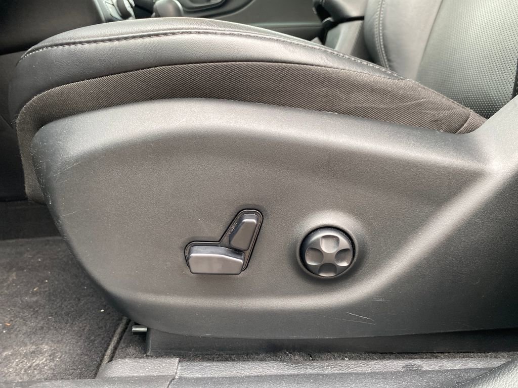 Used 2020 Jeep Cherokee Limited image 26