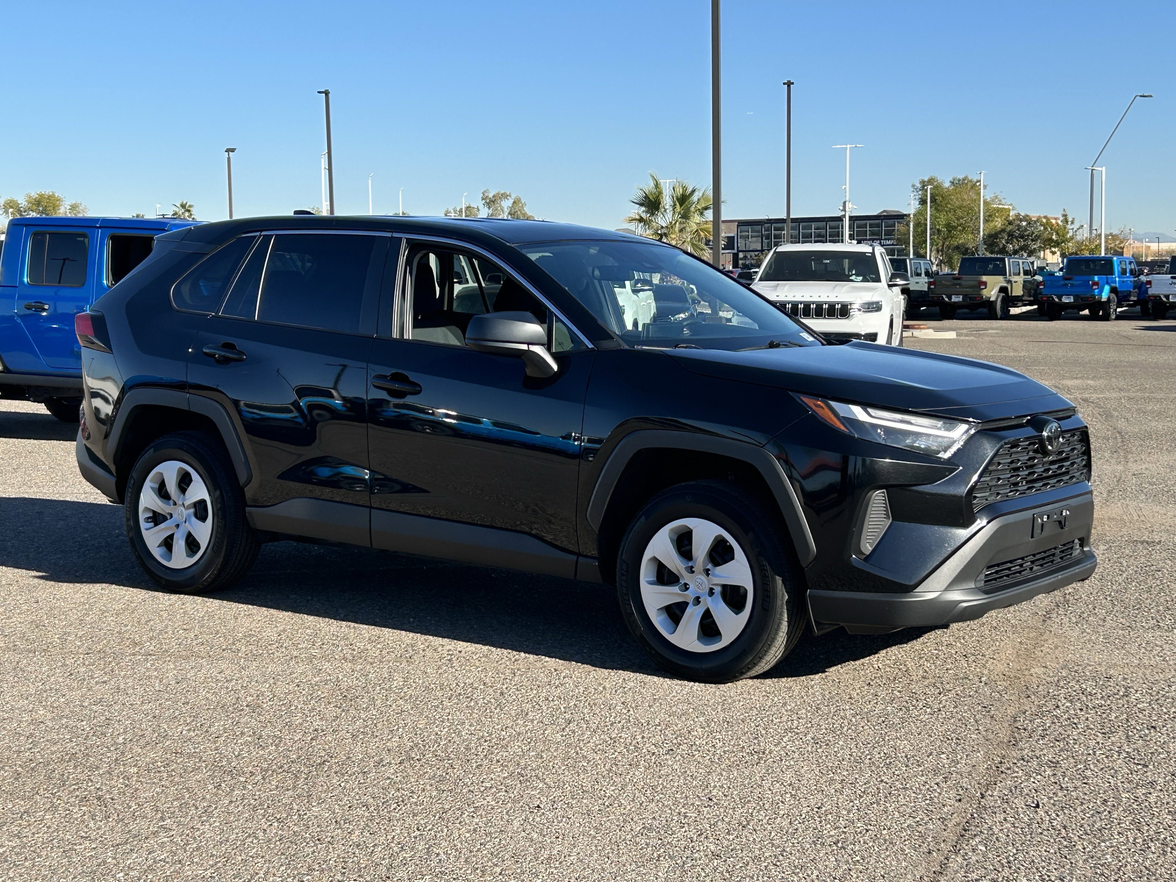 Used 2024 Toyota RAV4 LE image 7