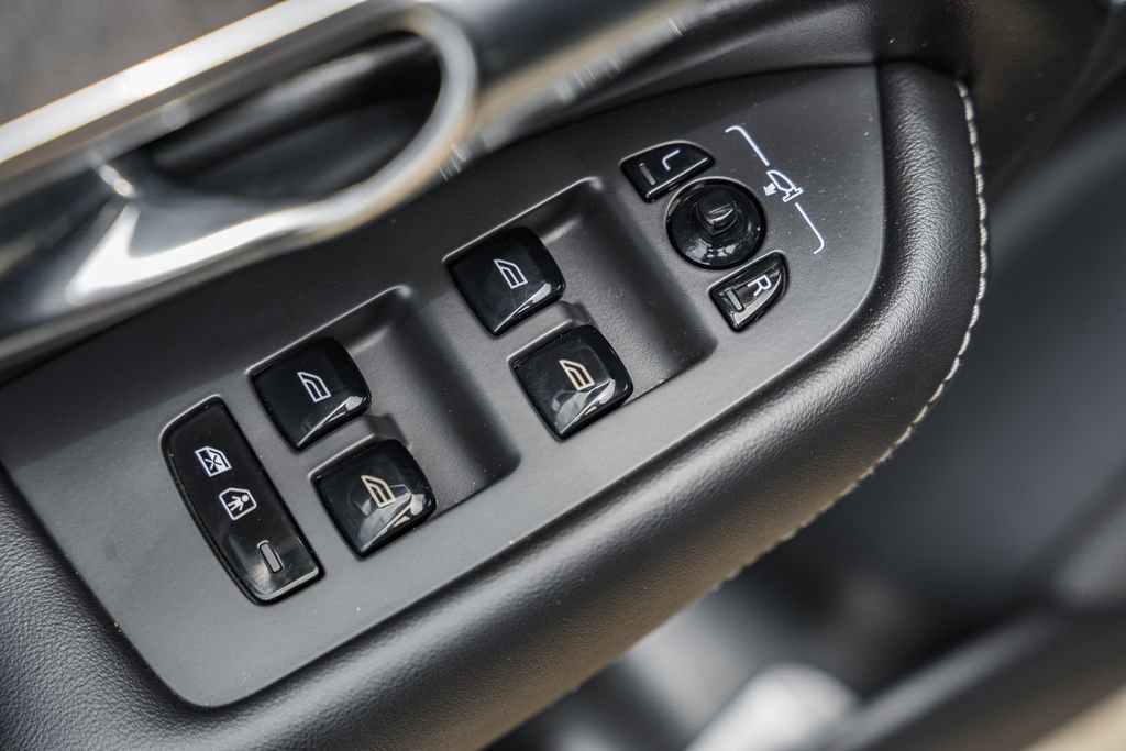 Used 2022 Volvo XC90 T6 Inscription w/ Climate Package image 34