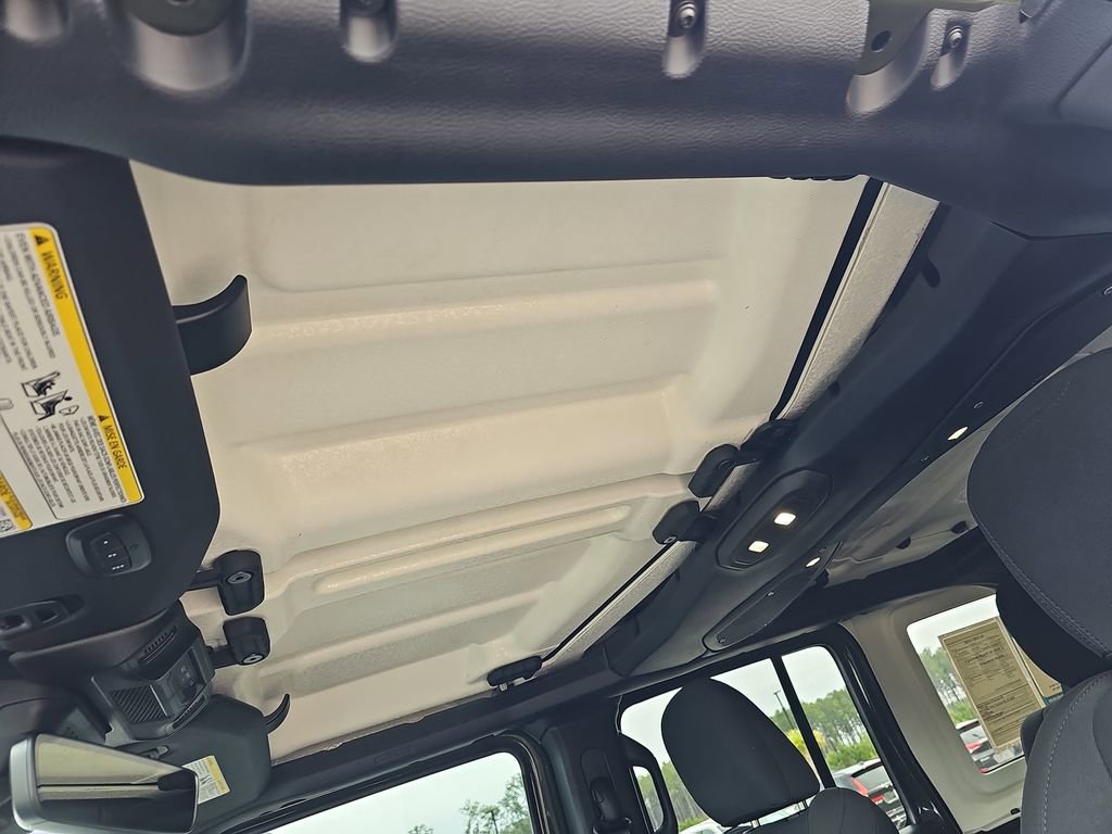 Used 2024 Jeep Wrangler Unlimited Rubicon 4xe w/ Technology Group image 33