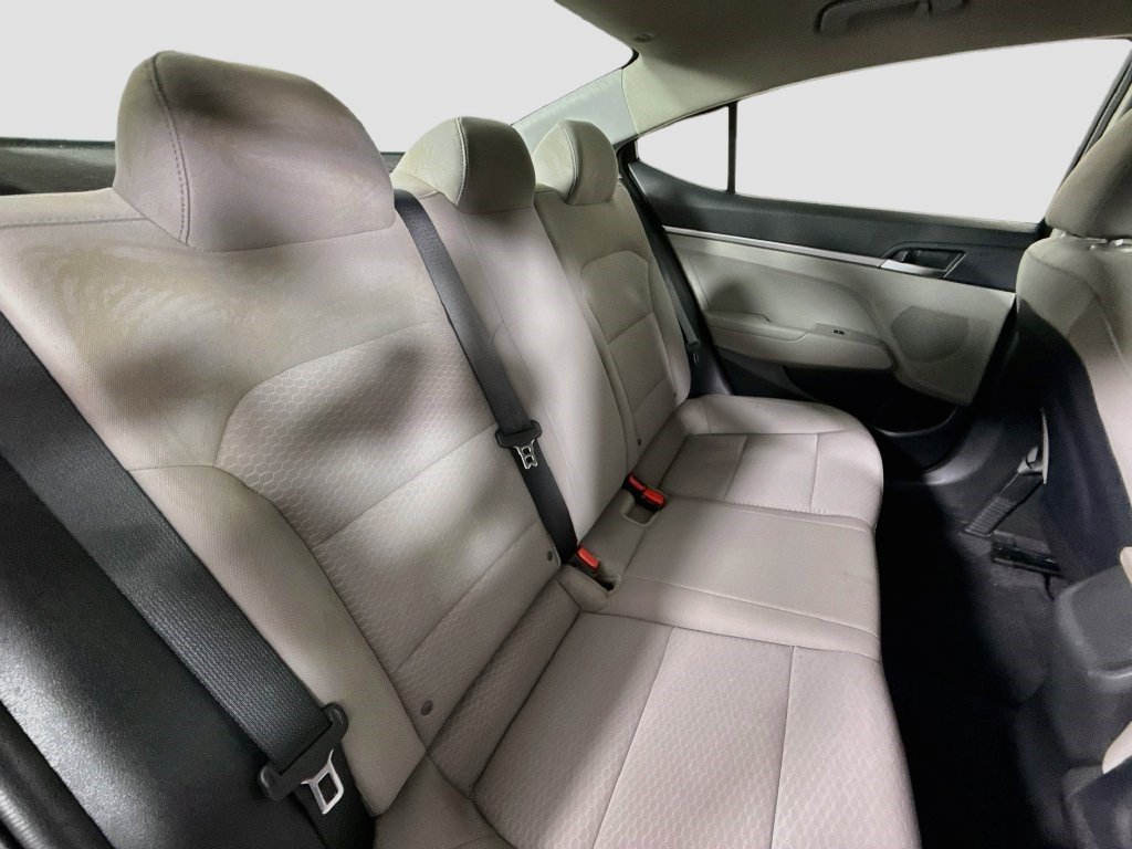 Used 2020 Hyundai Elantra SE FWD image 25