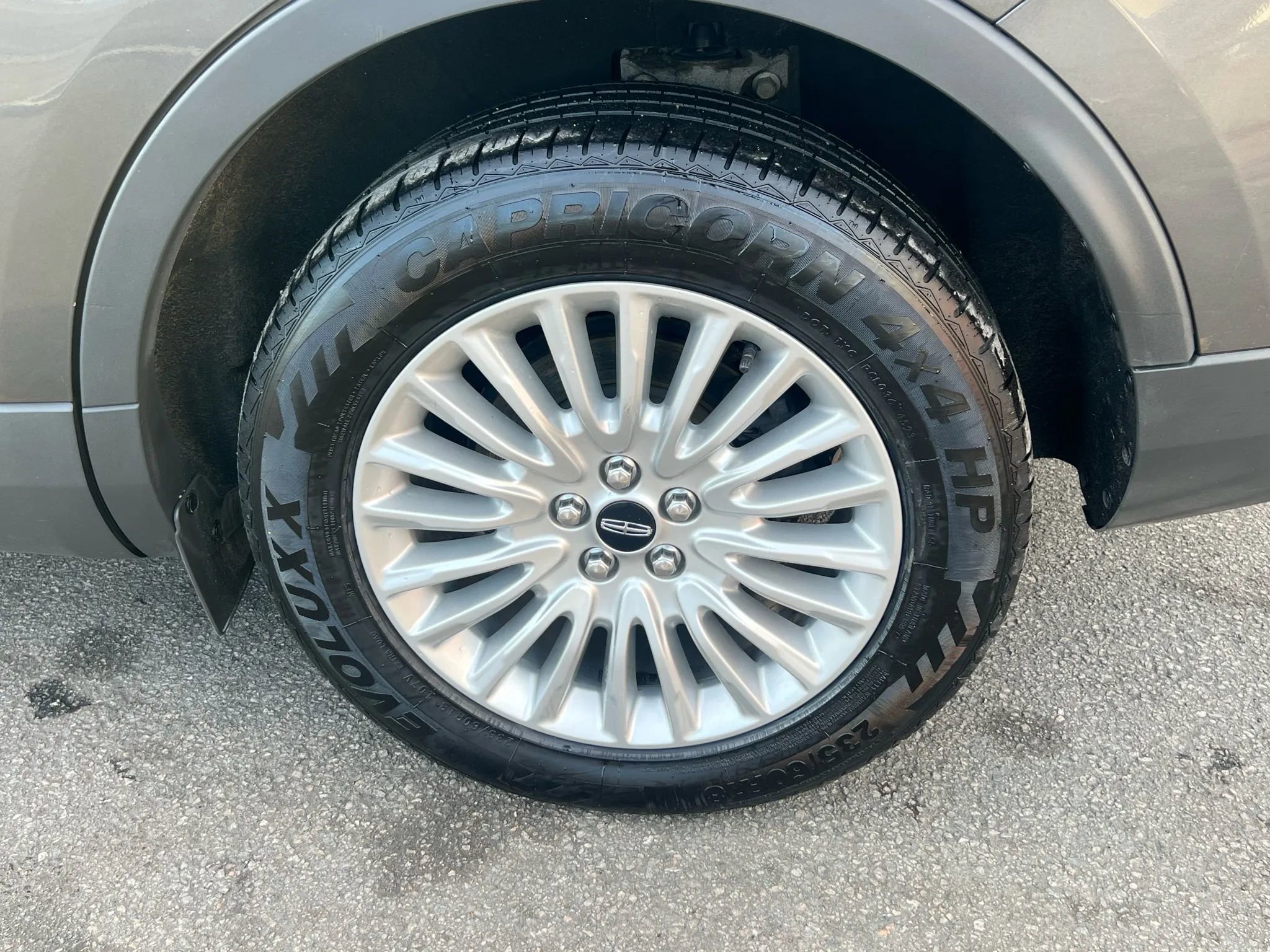 Used 2019 Lincoln Nautilus Premier AWD/4WD image 11