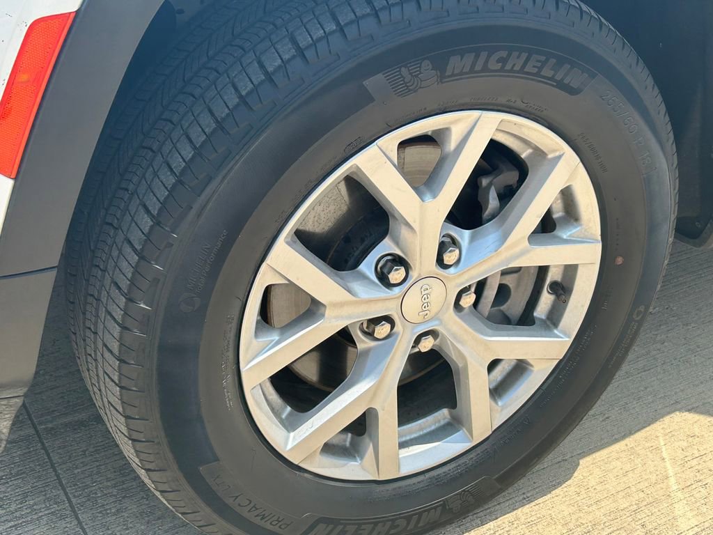 Used 2023 Jeep Grand Cherokee L Limited RWD image 9