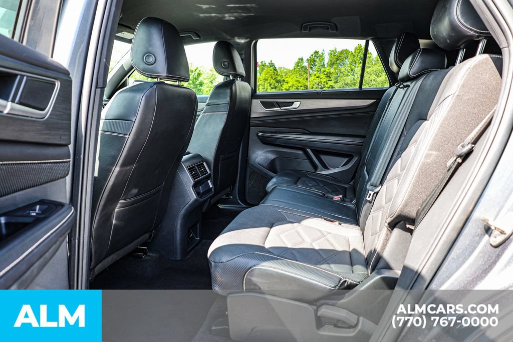 Used 2024 Volkswagen Atlas Cross Sport SE FWD image 19