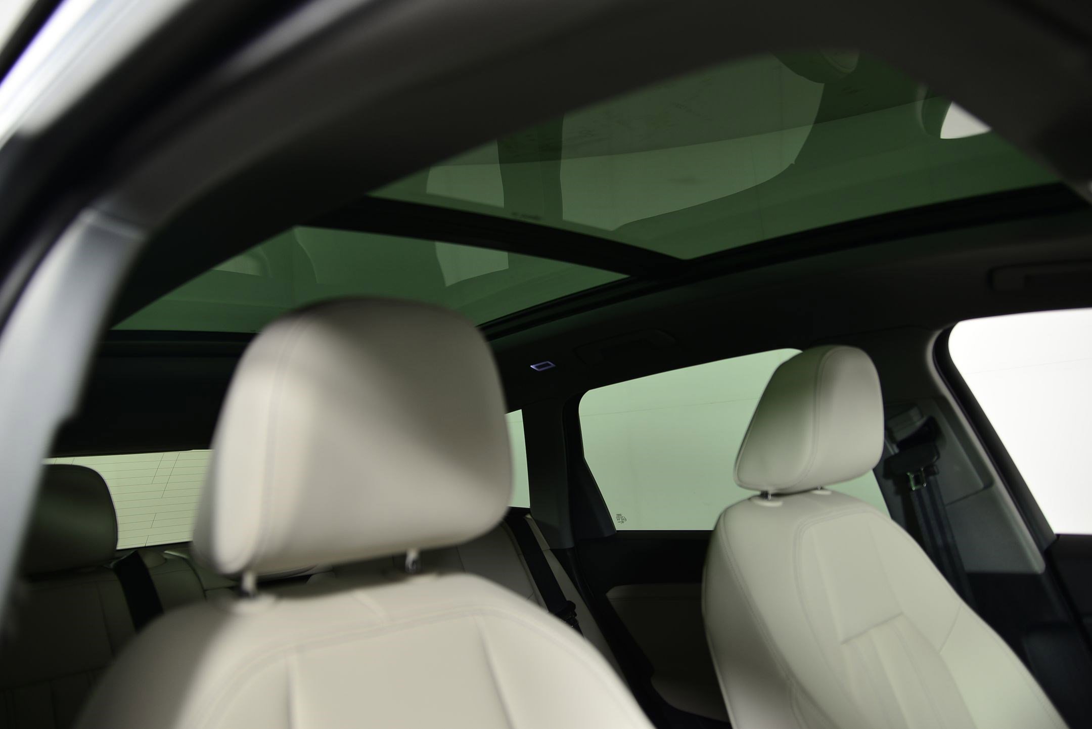 Certified 2025 Audi Q6 e-tron Premium w/ Convenience Package image 12