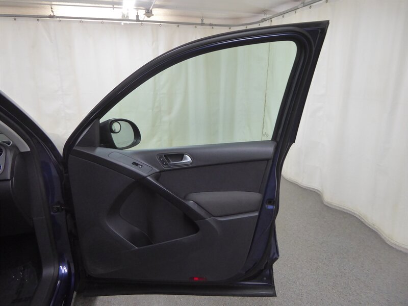 Used 2013 Volkswagen Tiguan S FWD image 22