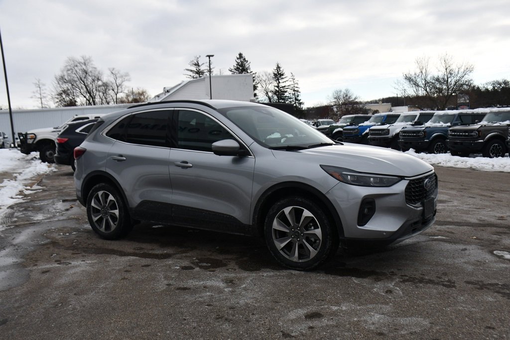 Used 2024 Ford Escape Platinum image 8