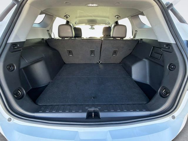 Used 2024 GMC Terrain SLT image 13