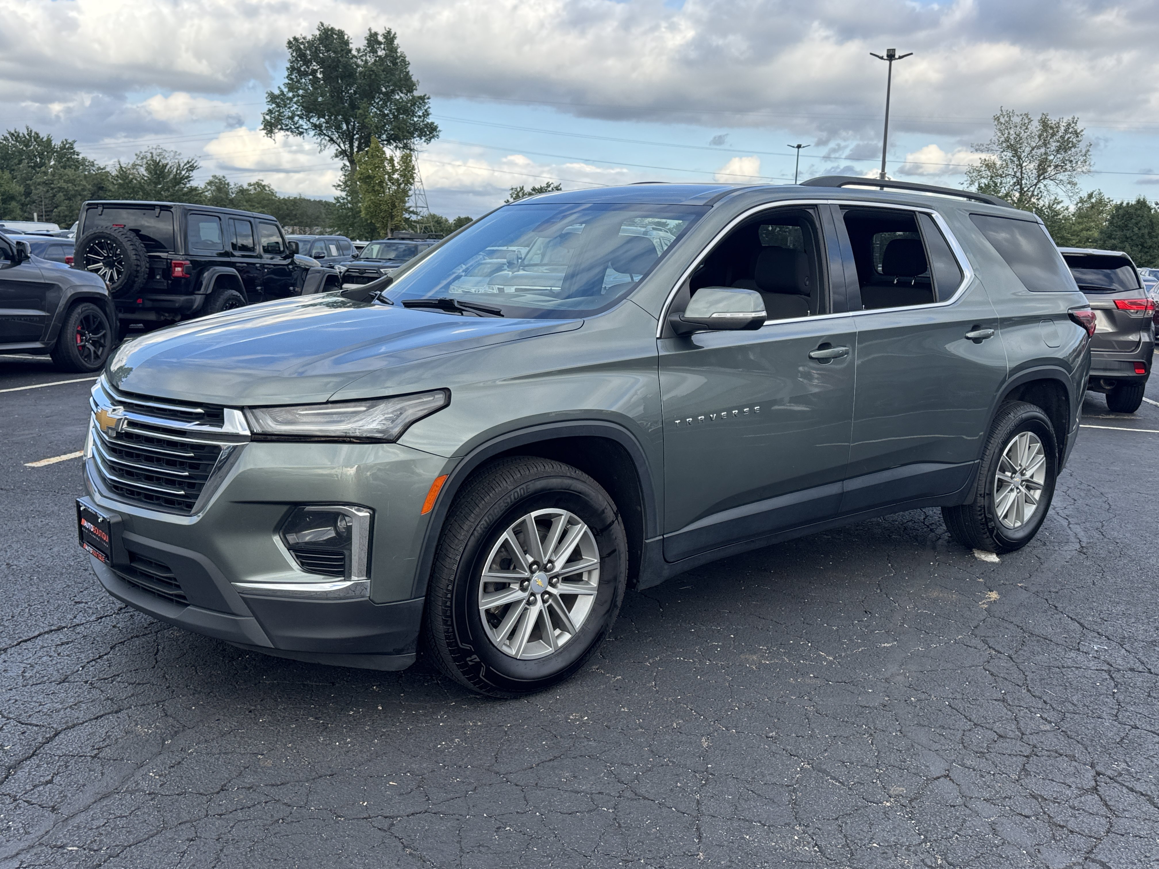 Used 2023 Chevrolet Traverse LT w/ LPO, Cargo Package AWD/4WD image 35