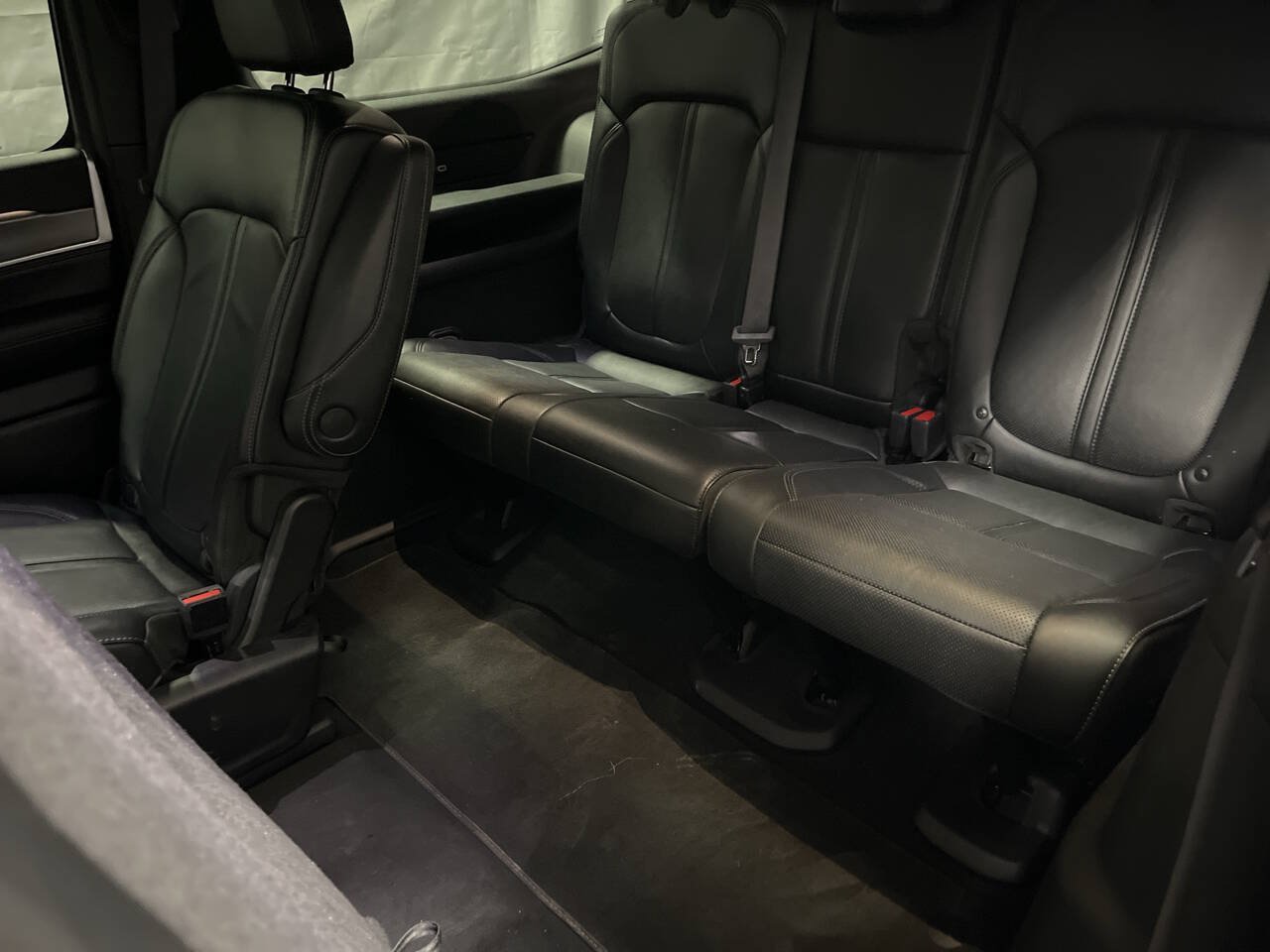 Used 2025 Jeep Wagoneer Series II AWD/4WD image 30