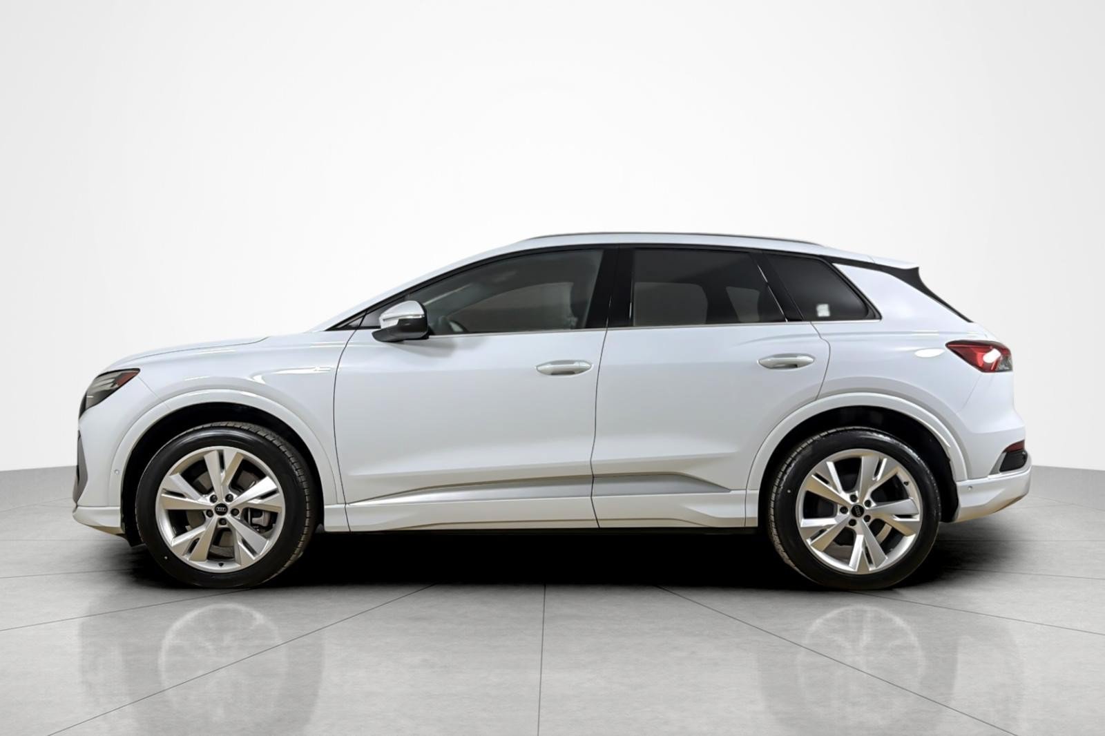 Certified 2023 Audi Q4 e-tron Prestige AWD/4WD image 2