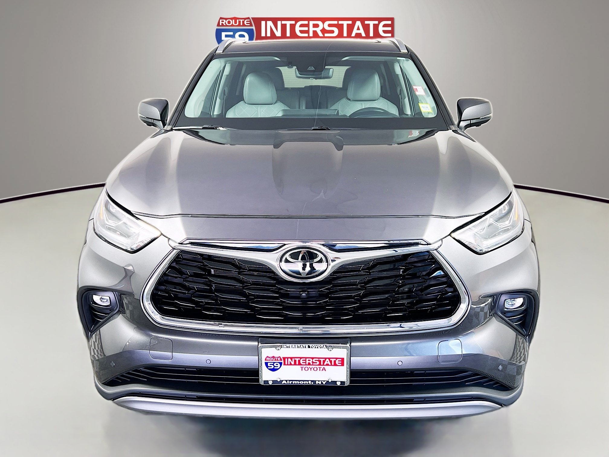 Certified 2023 Toyota Highlander Platinum AWD/4WD image 2