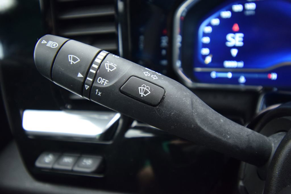 Used 2025 Chevrolet Silverado 1500 High Country w/ Technology Package AWD/4WD image 37