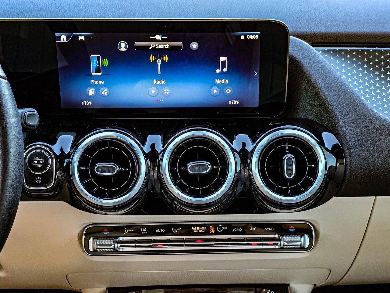 Used 2025 Mercedes-Benz GLA 250 4MATIC image 16